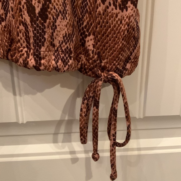 EXPRESS Snakeskin Print Tank Top XS - Picture 3 of 6